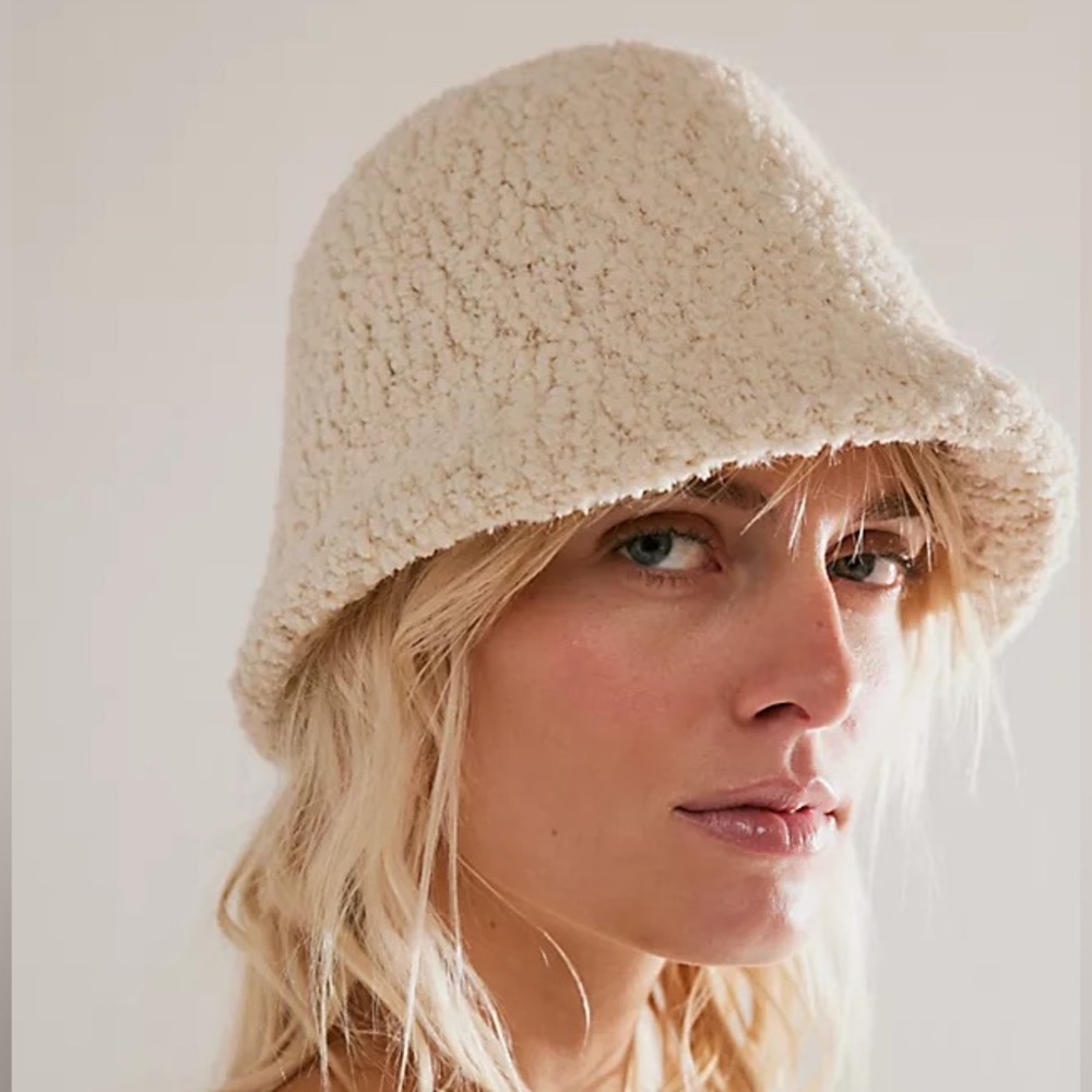 EUC🤍Free People White Out Bucket Hat
